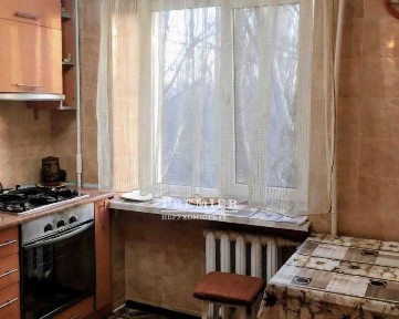Продам 2-комн. квартиру на ул. Ак. Заболотного - подходит под гос. программы!