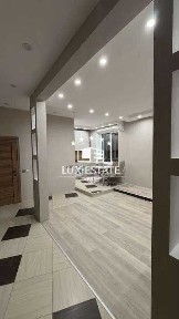 Продажа 2-комнатной квартиры после ремонта в центре, Площадь Конституции