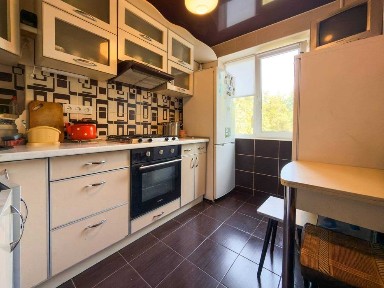 Продам 2комн. квартиру Гвардейцев Широнинцев, Валентиновская. метро Салтовское. Сертификат