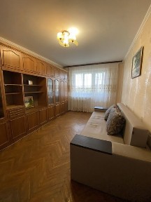 Продам 3 кімнатну квартиру ( початок пр-т Миру )