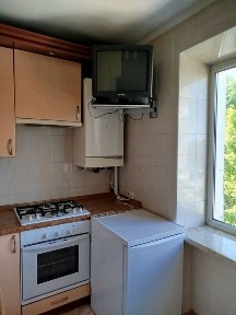Продам 2-х кімнатну квартиру з автономним опаленням в центрі міста