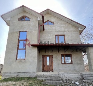 Новий будинок. Чернівці. Садгірський район.