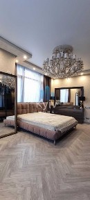 Новопечерськи Липки продаж 3-кімнатної квартири