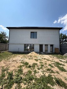 В Продажу 2х поверховий будинок в Центрі міста на вул. 8й Слобідській