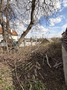 Продаж земельної ділянки з будинком