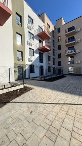Продається 2-кімнатна квартира з власним подвірʼям в сучасному ЖК «Субурбія DUO».