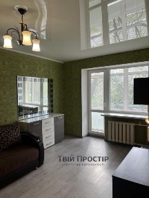 Продаж 1-кімнатної квартири в районі пр. Металургів з євроремонтом