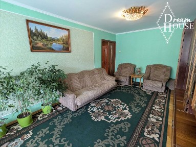 Продам 3-кімнатну квартиру по вул. Староостровецька (Карбишева)