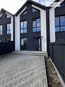 Продаж 2 поверхового таунхауса з ділянкою на 1.65 сотки, 107.8 кв. м, 4 кімнати, на вул. Лісова • ID 34586778