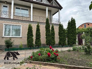 Продаж будинку з ремонтом та меблями з ділянкою 10 соток, м. Кам'янка