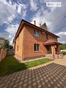 Огіркова вулиця, мікрорайон Нивки, район Шевченківський, Київ, вул. Огіркова 44 • ID 34587426