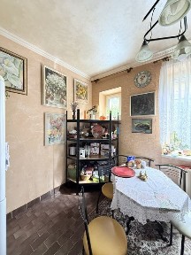 Добротний будинок в районі площі Лаборця