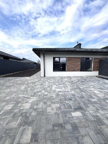 Таунхаус кутовий вже побудовний. 2 кімнати. Великий земельний участок