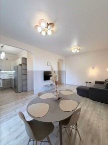 Стильна 3-кімнатна квартира біля метро Печерська та Звіринецька | 70 м² | 2 спальні | Паркомісце | Без комісії, від власника