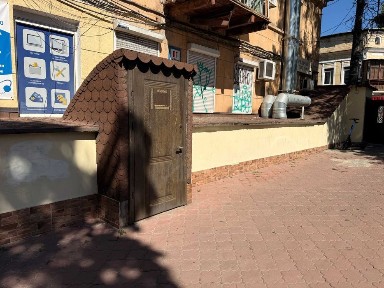 Продам помещение под бизнес в центре с ремонтом и новым оборудованием!