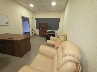 Здається в оренду офісне приміщення по вул. Січових Стрільців.