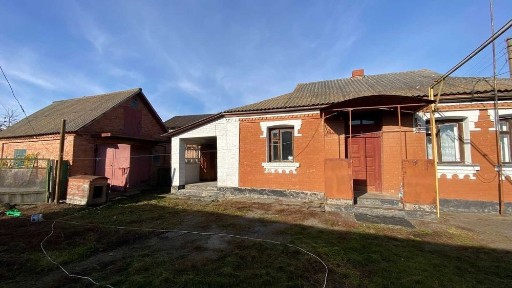 Продається будинок у центрі села Приборівка