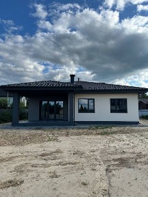 Продам одноповерховий будинок з укриттям в с. Бобриця