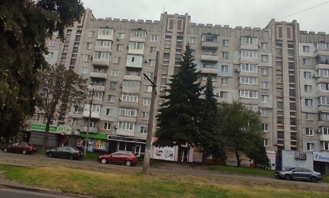 Продам 2 комнатная чешка по Василя Стуса.