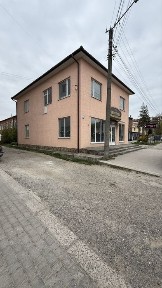 Оренда комерційного приміщення поруч поруч центраотної частини міста
