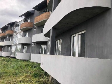 Продаємо 1-но кімнатну квартиру з видом на озеро в новобудові.