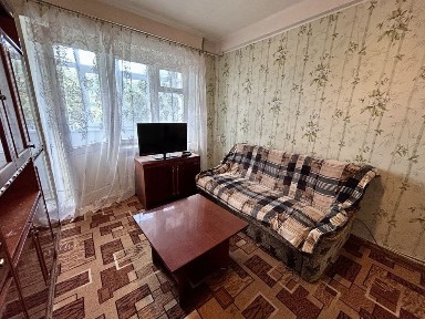 Продам 3к квартиру с гаражом, ул. Театральная 7, г. Шахтарське