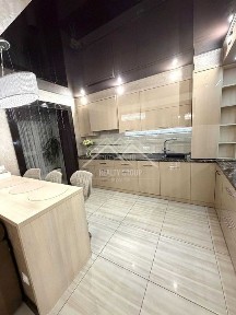 Продаж великої 3-к квартири, ремонт, автономність. Сертифікат