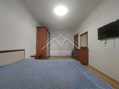 Продаж 3к з автономним опаленням, меблями та технікою в центрі міста
