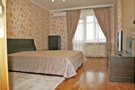 Київ, Львівська вул., 22