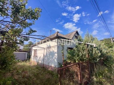 Продаж просторого будинку 167 м² з великою ділянкою 0,45 га