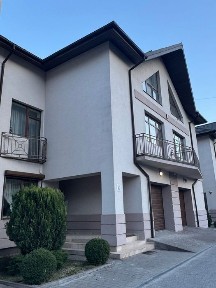 Продаж ексклюзивного будинку в м. Львів вул. Володимира Великого