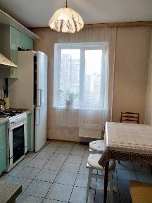 Київ, Мілославська вул., 31
