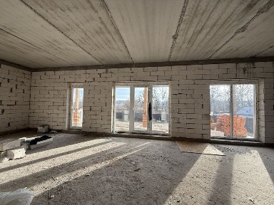 Будинок на 10-ти сотках землі в мальовничому місці Гостомеля!
