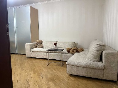 Продажа 3-комнатной квартиры 81.2 м², Новаторов ул.