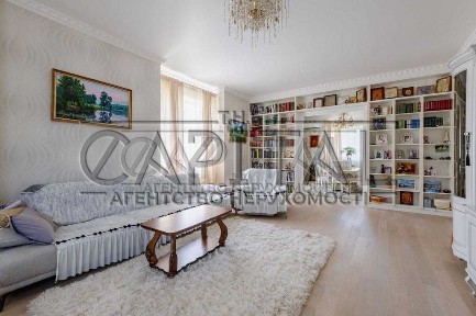 Просторий заміський будинок площею 350 м² у чудовому, тихому та вже повністю обжитому районі