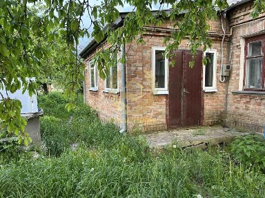 Продам частину будинку в смт Гребінки