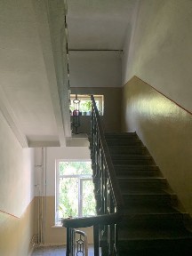 Продаж 2 кім. квартири сталінка ближній центр