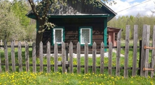 Будинок біля лісу та озера. Гута Ткачова.