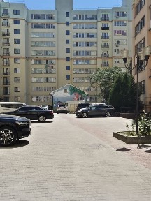 Вигідна ціна! Двокімнатна з чорновими роботами!