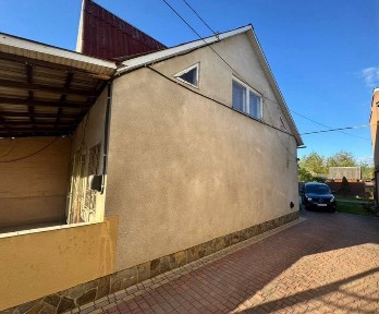 Продаж магазину в Тересві + ділянка
