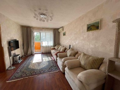 Продаж без % 3 кімн., по вул. Прирічна 33, метро Героів Дніпра.