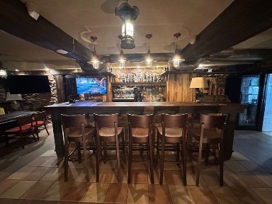 Продаж комерційного приміщення кафе «BEERLOGA» - 196 м², м. Кривий Ріг