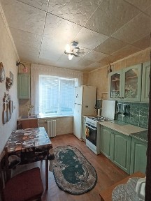 Оренда двох кімнатної квартири з окремими кімнатами на середньому поверху. Дніпро