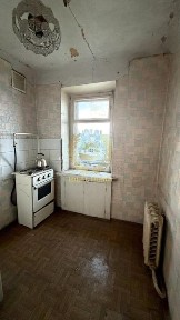 Продам 1 кімнатну квартиру по вул Набережно-Корчуватська в Голосіівському районі
