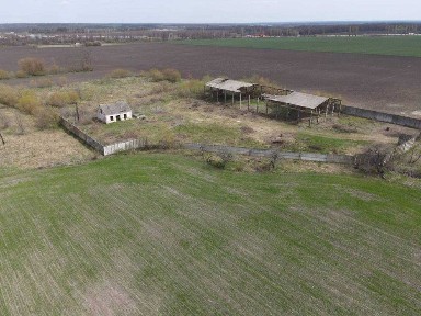 Продаж приватизованого сільськогосподарського комплексу 2,9 га