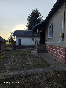 Продам домоволодіння в живописному місці комунікаціями! в
