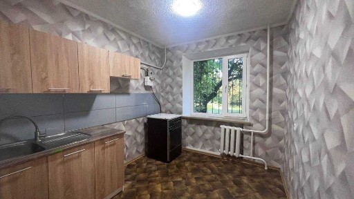 Продам двокімнатну квартиру на Дружбі