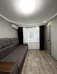 Продам 2-кімнатну квартиру район Варусу