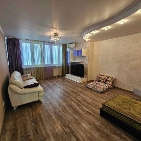 Срібнокільська вулиця, мікрорайон Позняки, район Дарницький, Київ, метро Позняки, вул. Срібнокільська 1 • ID 34603202