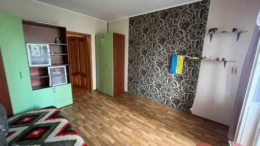 Здам 3 кімнатну квартиру Урлівська 1/8 3 поверх Газ Можна з тваринами та дітьми Вільна Перегляди у будь який час